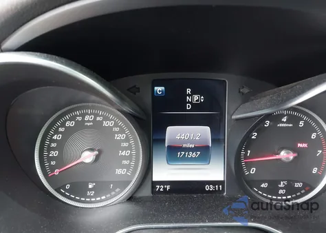 2015 Mercedes-Benz C 300 4Matic из США, поврежденный, VIN 55SWF4KB7FU083157